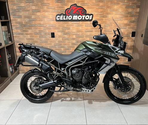 TRIUMPH TIGER 800 XCA TRIUMPH TIGER 800 XCA